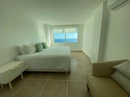 Luxury 4BR Penthouse PH w/ Private Pool (PH1 BRZ) - Image 5