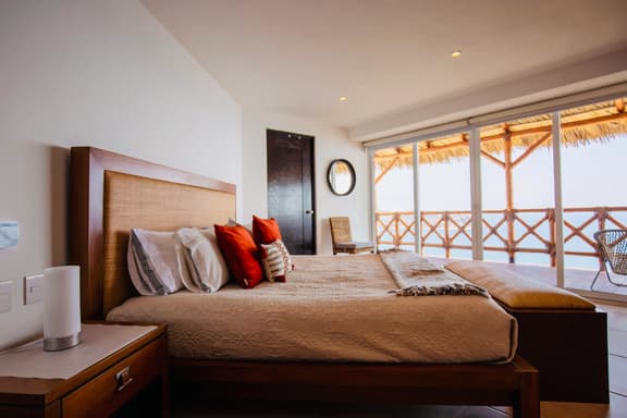 Luxury 3BR PH with EV Charger (PH1 BB) - Image 1